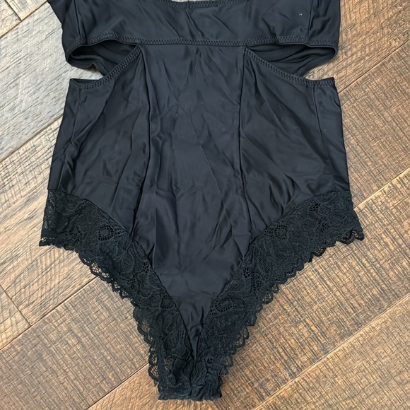 UO Out From Under Satin Lace Trim Bustier Bodysuit XS - Picture 7 of 10